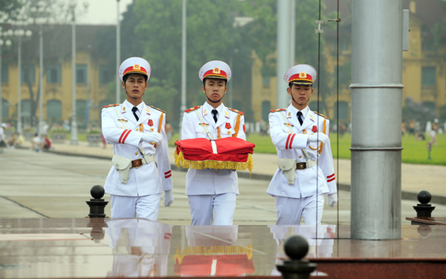 Lễ thượng cờ - Lăng chủ tịch Hồ Chí Minh