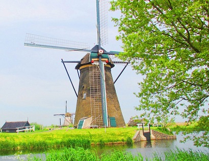 chiếc cối xay gió-biểu tưởng của nước Hà Lan